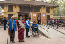 ज्येष्ठ नागरिक र अपाङ्गता भएकाले मतदान गर्न लाइन बस्नुपर्दैनः आयुक्त तुलाधर