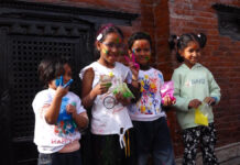 होली मनाउन शुरु, वसन्तपुर चीर पूजा गर्नेको भीड