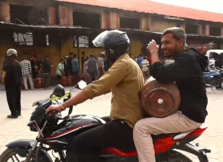 рдЖрдЬрджреЗрдЦрд┐ рдЖрдзрд╛ рднрд░рд┐рдПрдХреЛ рдЧреНрдпрд╛рд╕ рд╕рд┐рд▓рд┐рдгреНрдбрд░ рдмрдЬрд╛рд░рдорд╛, рдЕрдирд╛рд╡рд╢реНрдпрдХ рд╕рдЮреНрдЪрд┐рддрд┐рд▓реЗ рд╡рд┐рджреНрдпрд╛рд░реНрдереА,рдордЬрджреБрд░рд▓рд╛рдИ рд╕рдорд╕реНрдпрд╛ рдкрд░реНтАНрдпреЛрдГ рдирд┐рдЧрдо