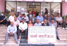काम छोडेर निर्माण व्यवसायीहरु आन्दोलनमा, सडक विभाग र सिंचाई विभागलाई दिए ज्ञापनपत्र