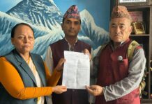 डोजर आतंकविरुद्ध बिर्तामोडमा सुकुम्वासीको प्रदर्शन, सरकारलाई ज्ञापनपत्र